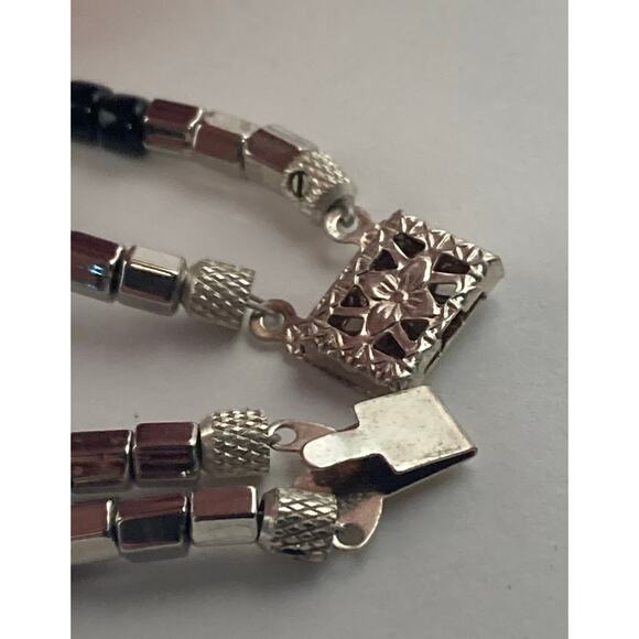 Charming Women's Watch 24mm and Decorative Bracelet with New Battery - Picture 6 of 7